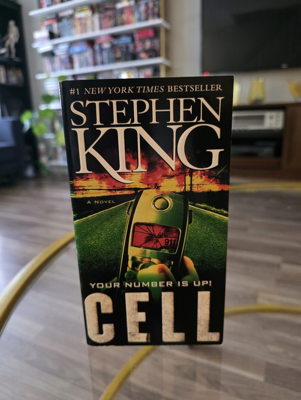 Cell by Stephen King - Paperback Book